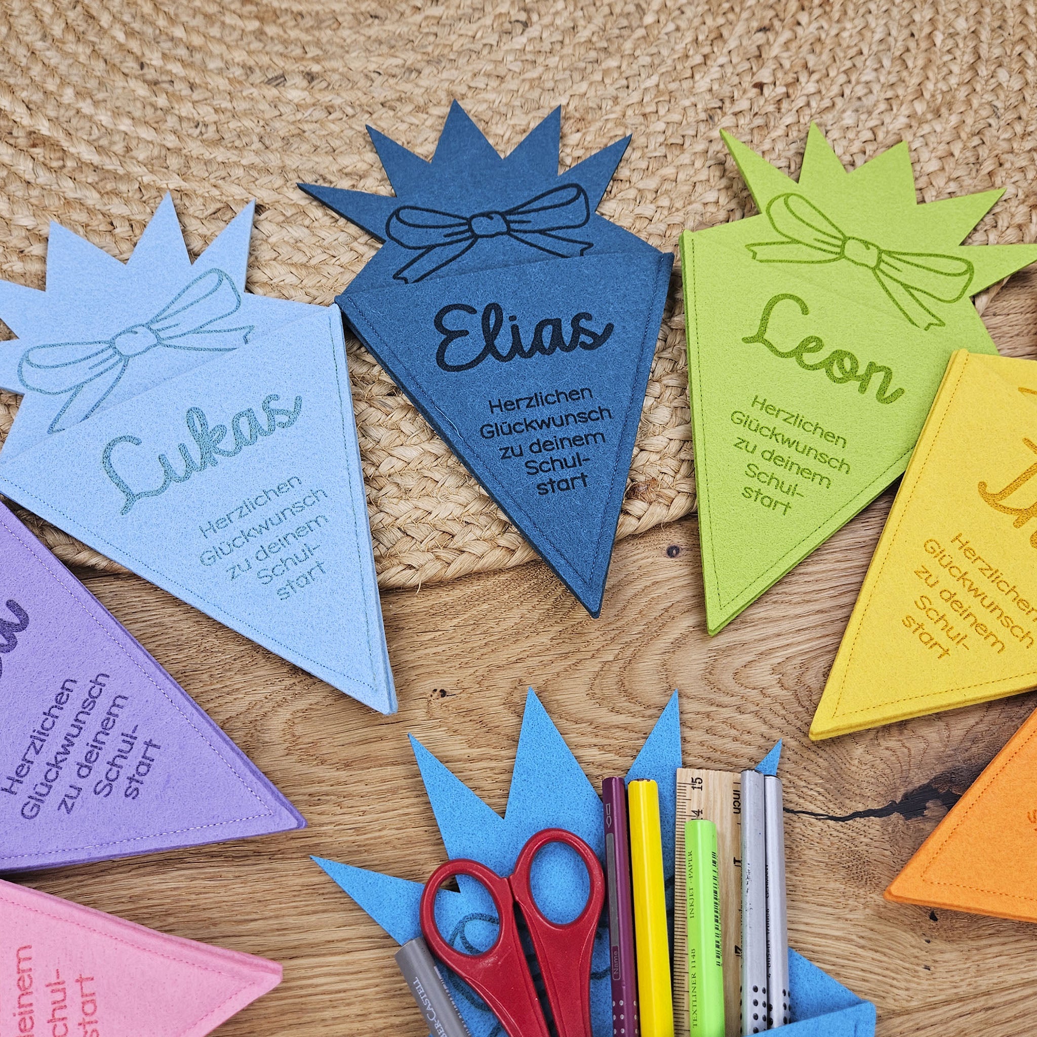 Personalisierte Schultüte, Geschenk zur Einschulung, Geschenkverpackung mit Wunschname