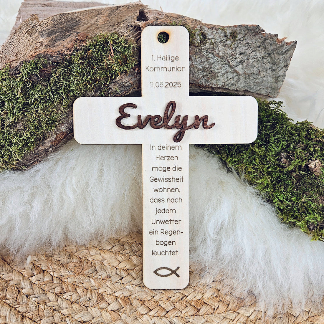 Personalisiertes Kreuz zu Taufe, Segnung - 3D Holzkreuz mit Namen (walnuss) &amp; Wunschspruch