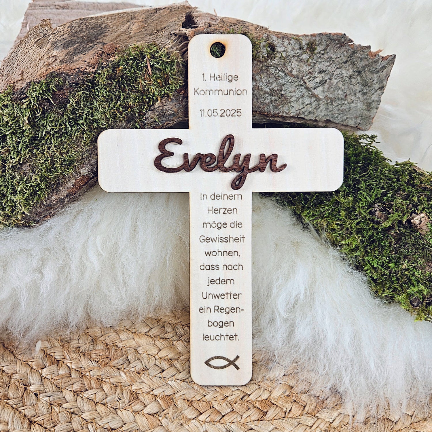 Personalisiertes Kreuz zu Taufe, Segnung - 3D Holzkreuz mit Namen (walnuss) &amp; Wunschspruch