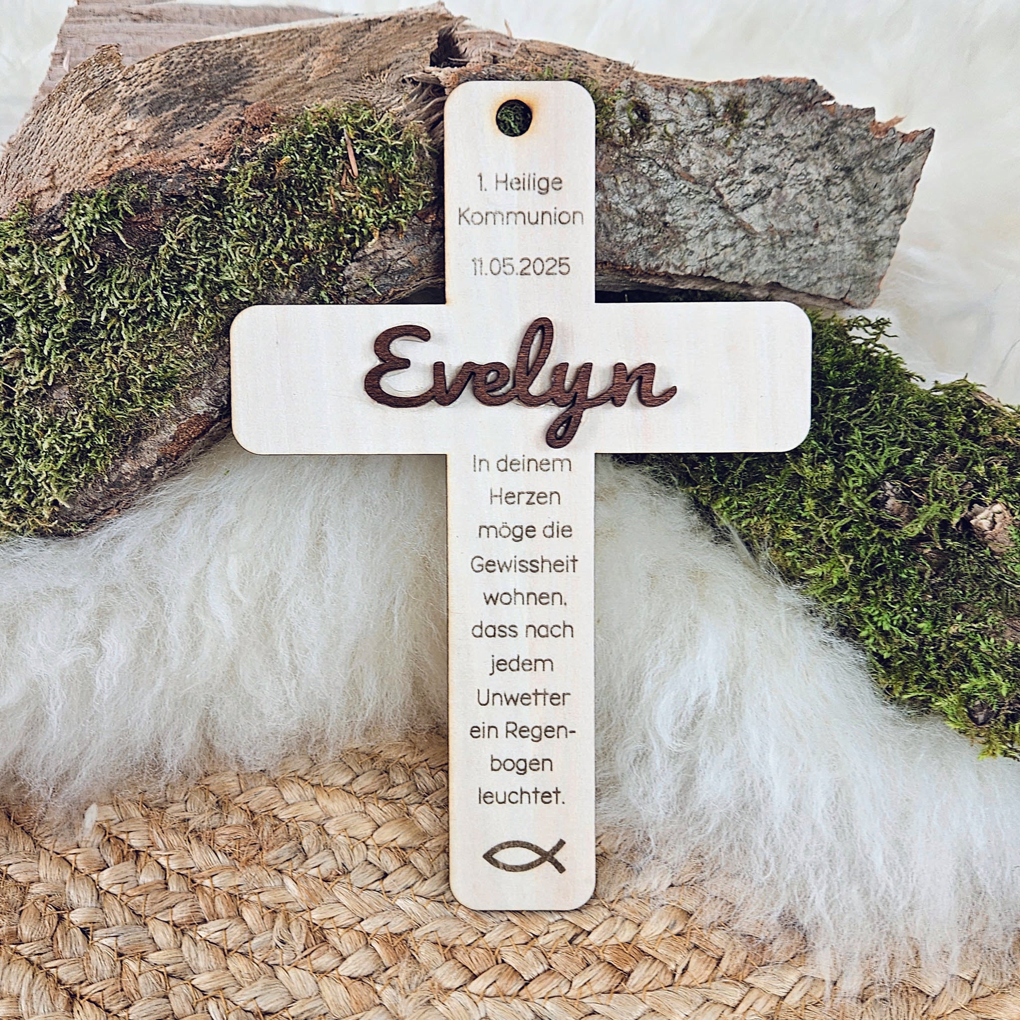 Personalisiertes Kreuz zu Taufe, Segnung - 3D Holzkreuz mit Namen (walnuss) &amp; Wunschspruch