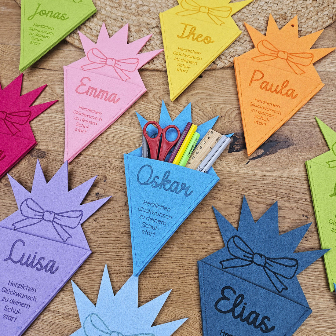 Personalisierte Schultüte, Geschenk zur Einschulung, Geschenkverpackung mit Wunschname