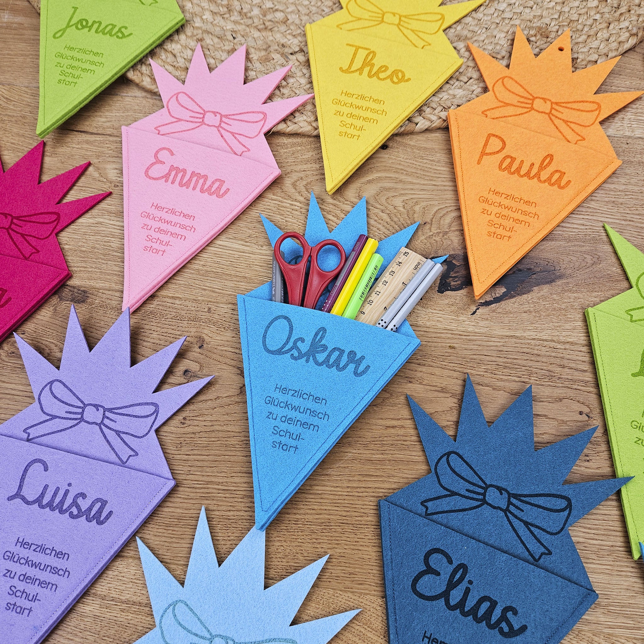 Personalisierte Schultüte, Geschenk zur Einschulung, Geschenkverpackung mit Wunschname