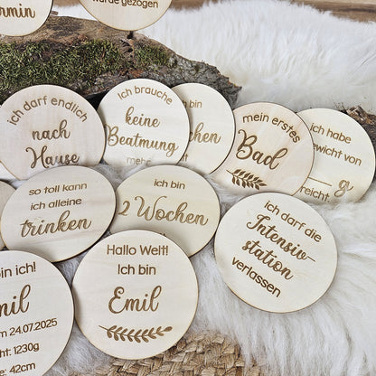 Personalisierte Meilensteine für Frühchen aus Holz