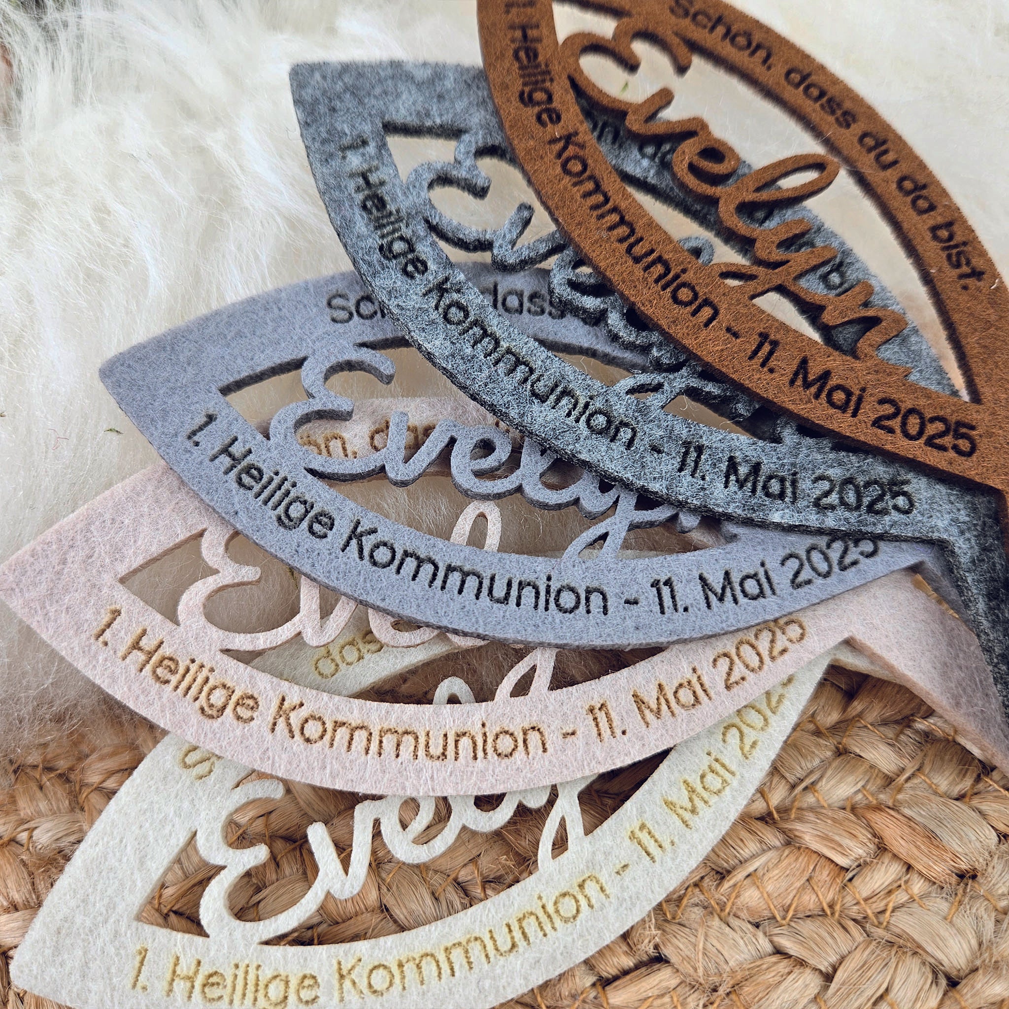 Personalisiertes Kreuz zu Taufe, Segnung - 3D Holzkreuz mit Namen (walnuss) &amp; Wunschspruch