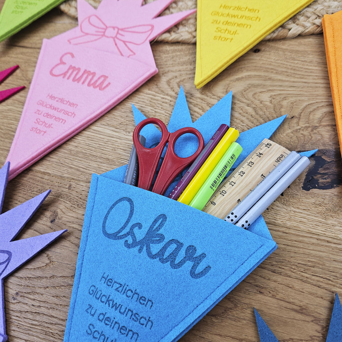 Personalisierte Schultüte, Geschenk zur Einschulung, Geschenkverpackung mit Wunschname