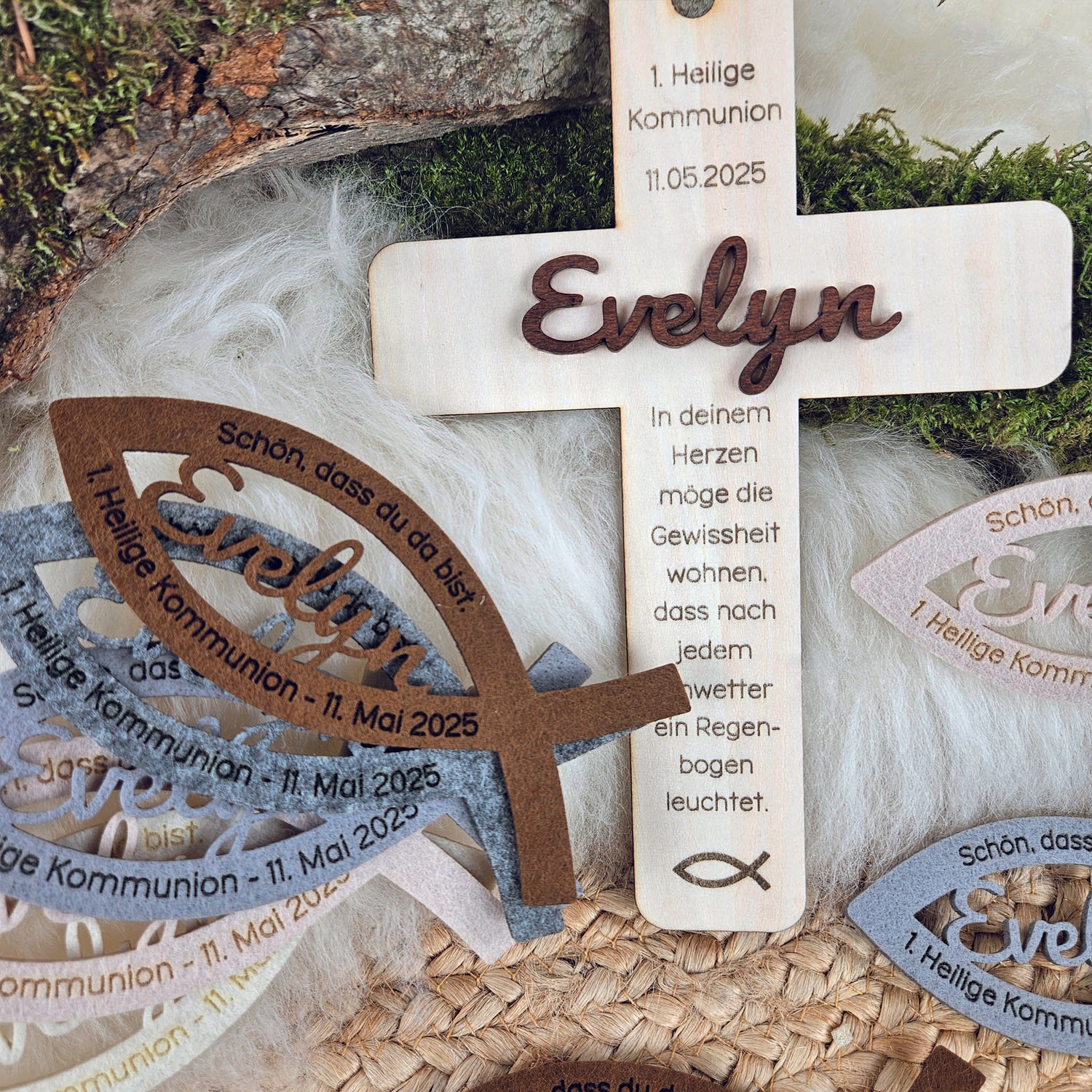 Personalisiertes Kreuz zu Taufe, Segnung - 3D Holzkreuz mit Namen (walnuss) &amp; Wunschspruch