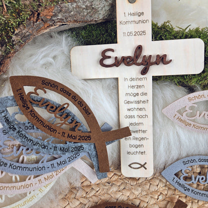 Personalisiertes Kreuz zu Taufe, Segnung - 3D Holzkreuz mit Namen (walnuss) &amp; Wunschspruch