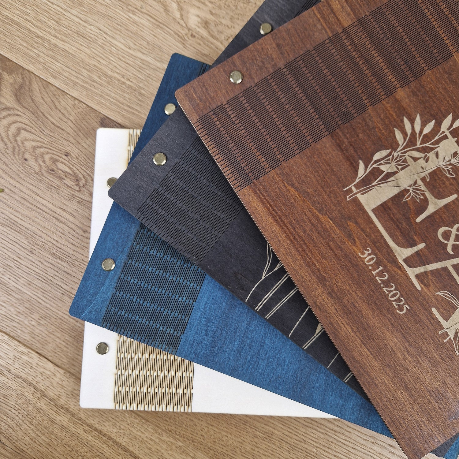 Personalisiertes Holz-Gästebuch Geburtstag, Farbwahl, Motiv &quot;große Zahl&quot;, Holzbuch