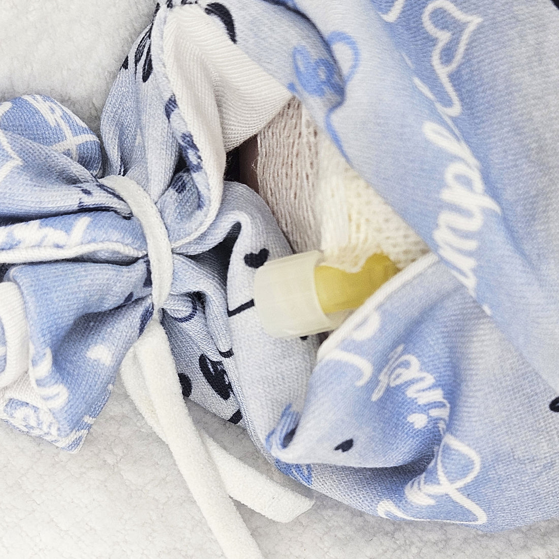 Adaptive Frühchen Mütze mit Zugangsöffnung &quot;uni blau&quot;, mitwachsende Wickelmütze